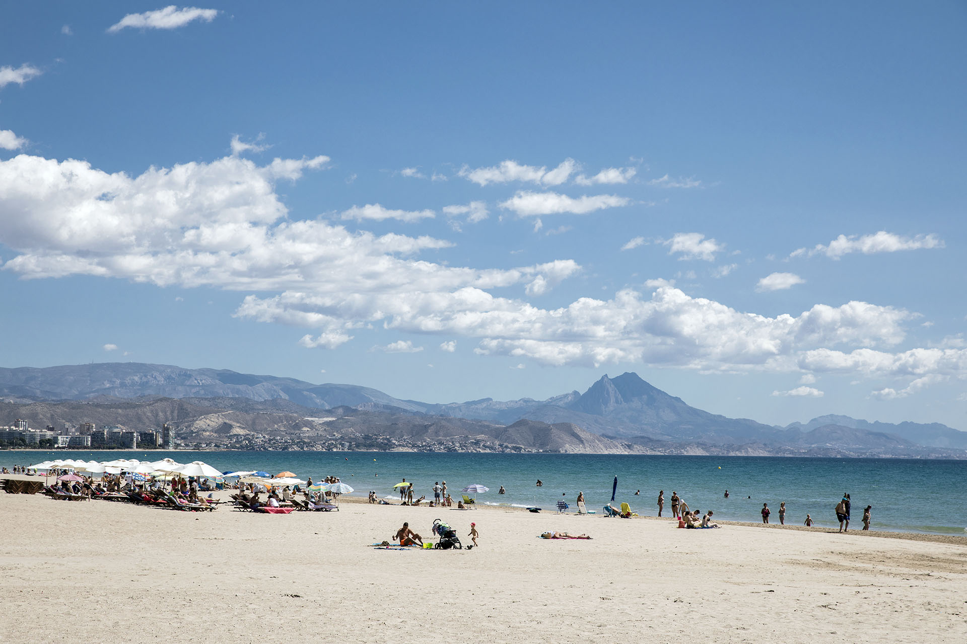 Vacaciones en Alicante con pareja, amigos o en familia. ¡Tú decides!